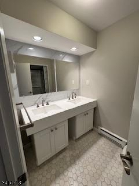 140 Amberly Dr Property Photo 5