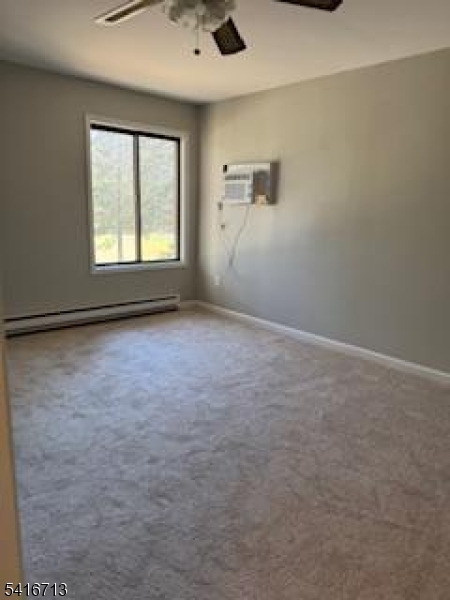 140 Amberly Dr Property Photo 7