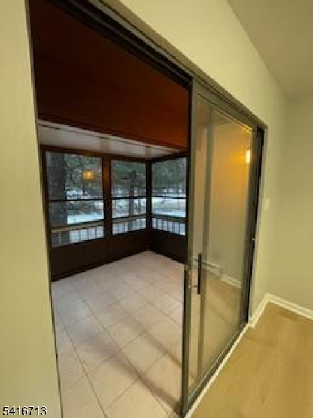 140 Amberly Dr Property Photo 14