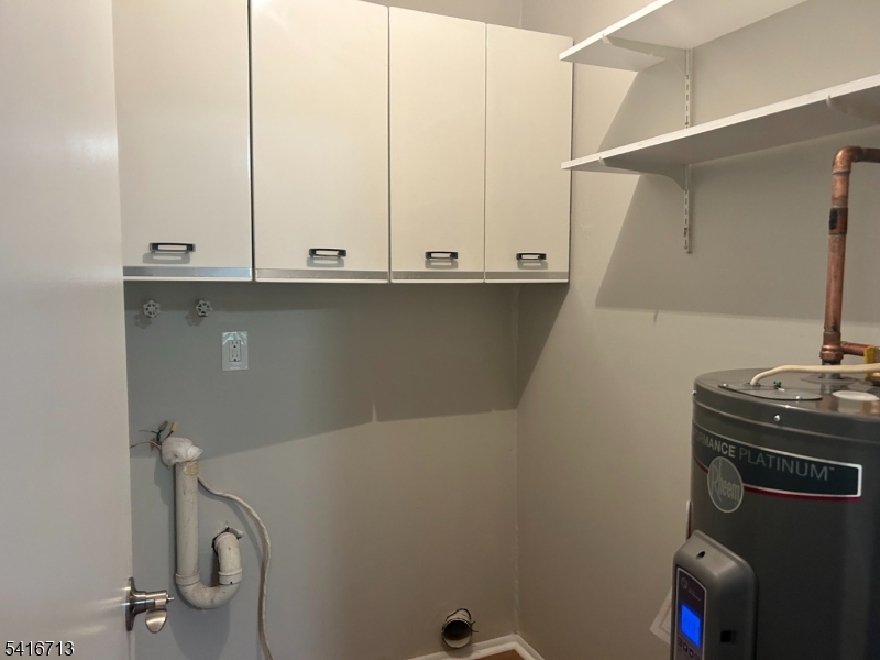 140 Amberly Dr Property Photo 44