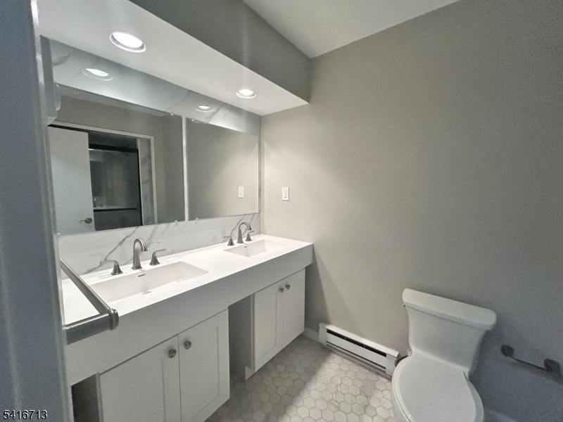 140 Amberly Dr Property Photo 45