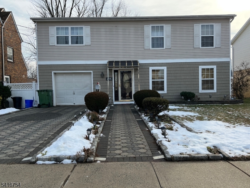 415 Wheatsheaf Rd Property Photo 1