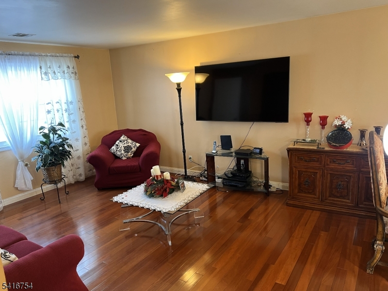 415 Wheatsheaf Rd Property Photo 12