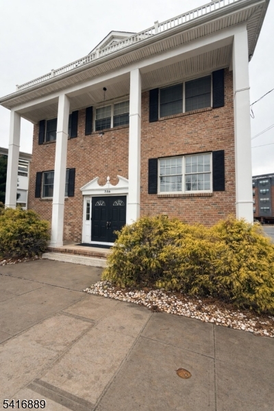 936 Stuyvesant Ave Property Photo 1
