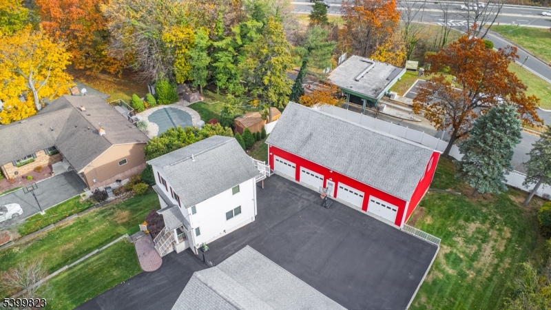 73 Grove St Property Photo 3