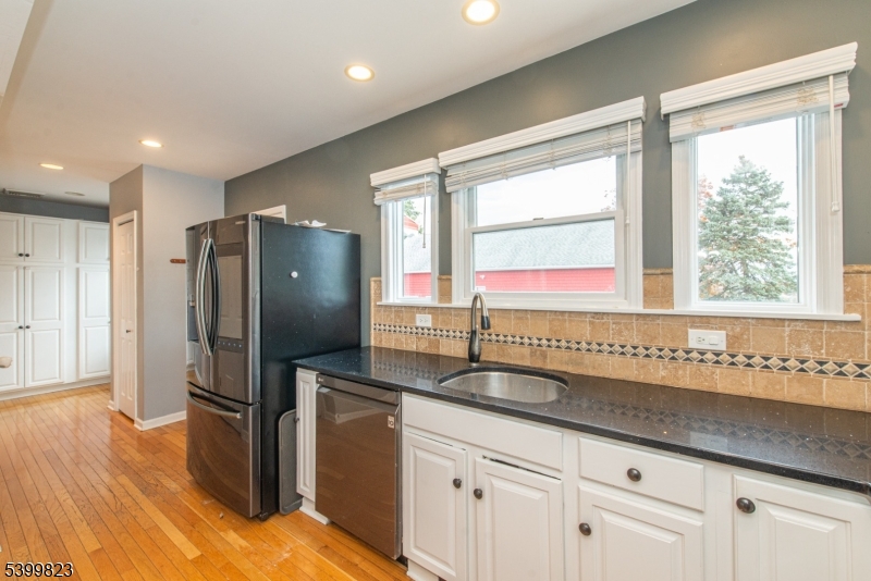 73 Grove St Property Photo 12