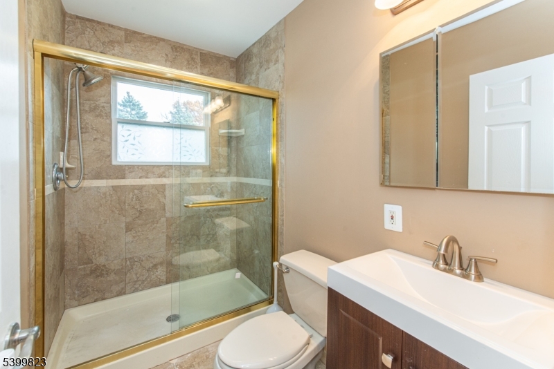 73 Grove St Property Photo 15