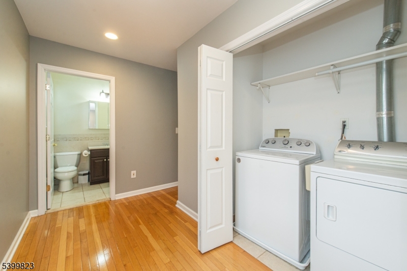 73 Grove St Property Photo 18