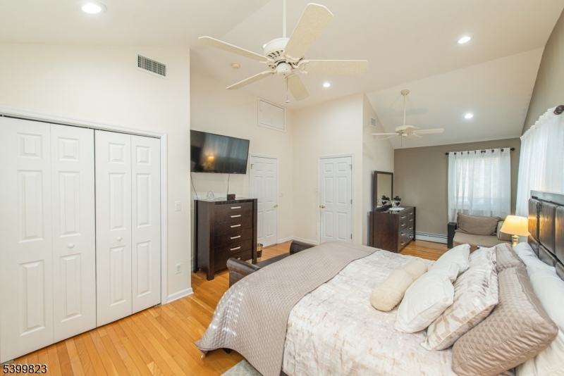 73 Grove St Property Photo 41