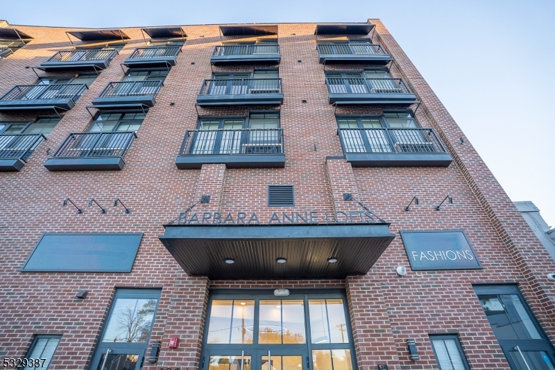 1026 Stuyvesant Ave 205 Property Photo 1