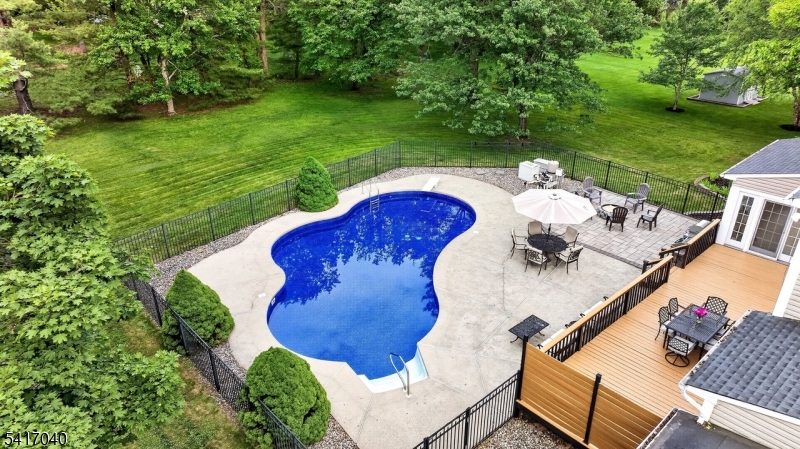 100 Knickerbocker Dr