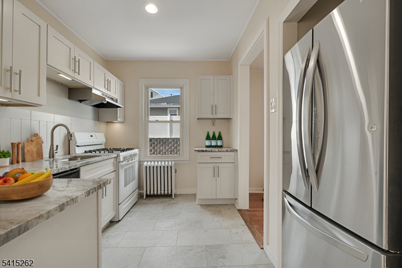 56 Pine Street Property Photo 5