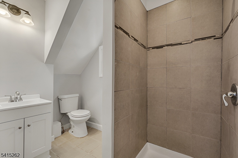 56 Pine Street Property Photo 7