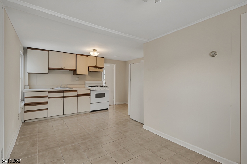 56 Pine Street Property Photo 11