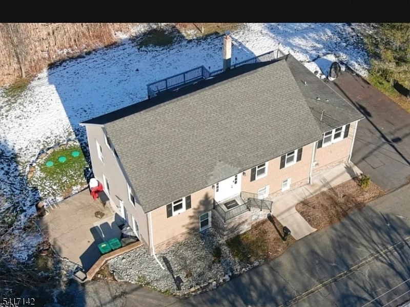 7 Berry Rd A Property Photo 1