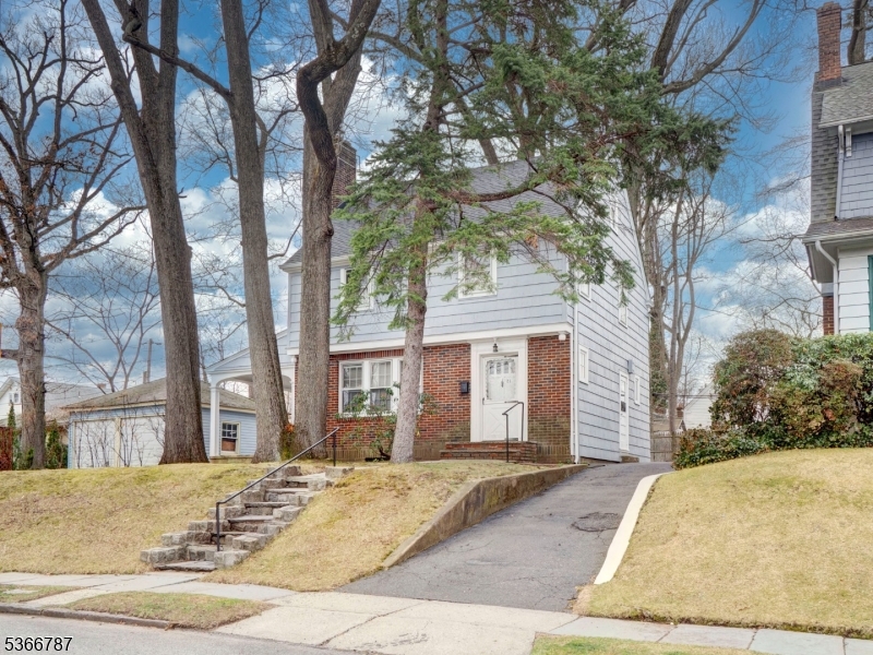 21 Edgewood Rd Property Photo 1