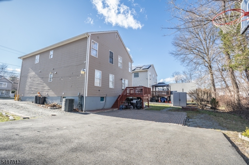 138 S Salem St Property Photo 39