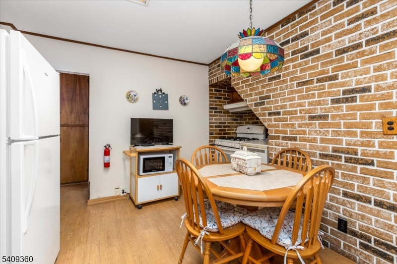 7 Delafield Ave Property Photo 7