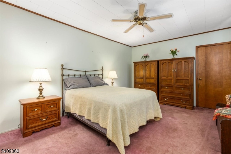 7 Delafield Ave Property Photo 11