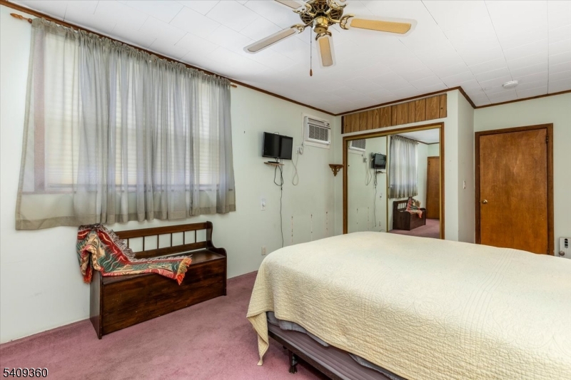7 Delafield Ave Property Photo 12