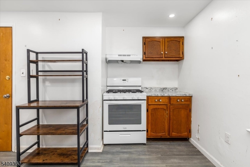 7 Delafield Ave Property Photo 19