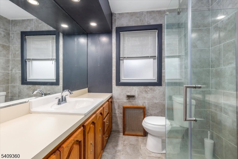 7 Delafield Ave Property Photo 22