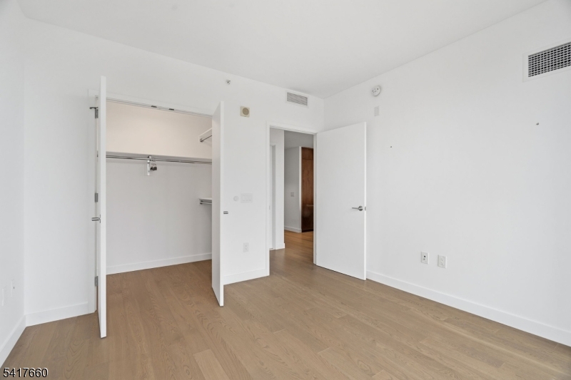 75 Park Ln 3305 Property Photo 12