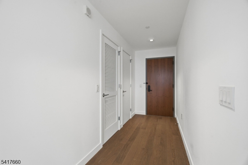 75 Park Ln 3305 Property Photo 15