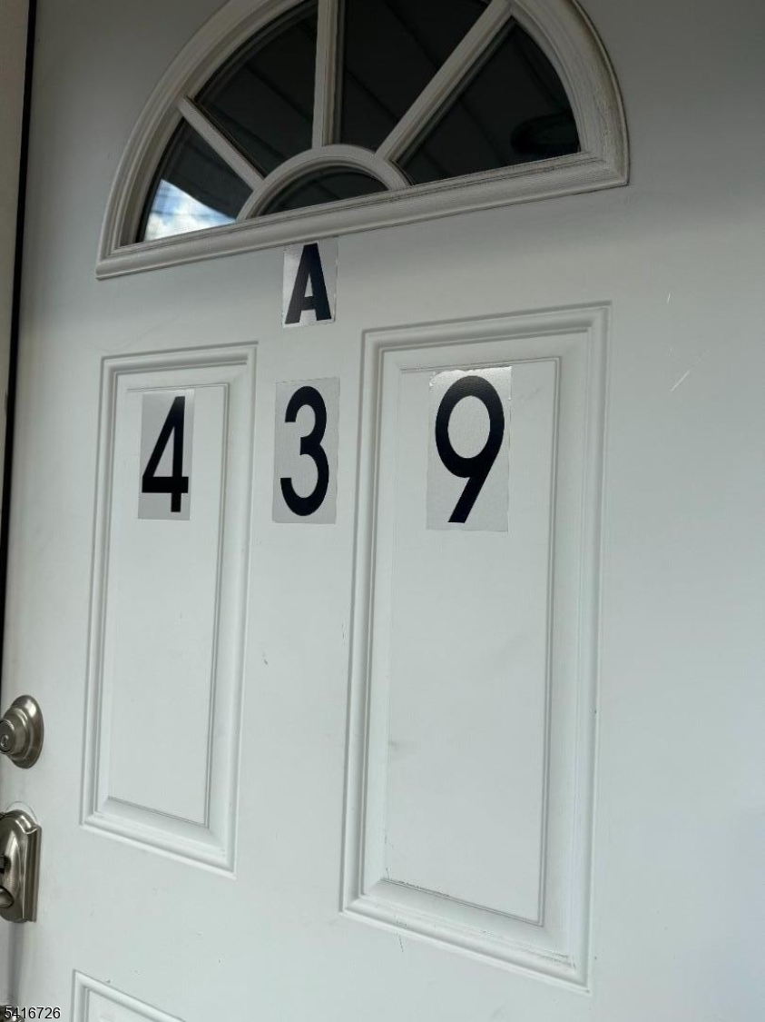 439 Marshall St Property Photo 4