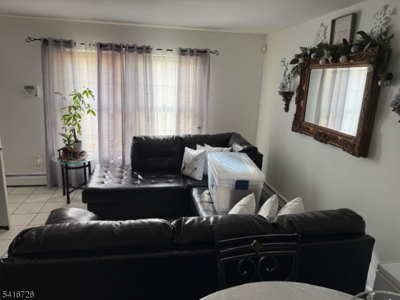 439 Marshall St Property Photo 6
