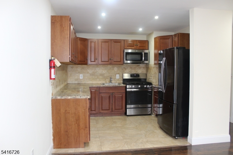 439 Marshall St Property Photo 29