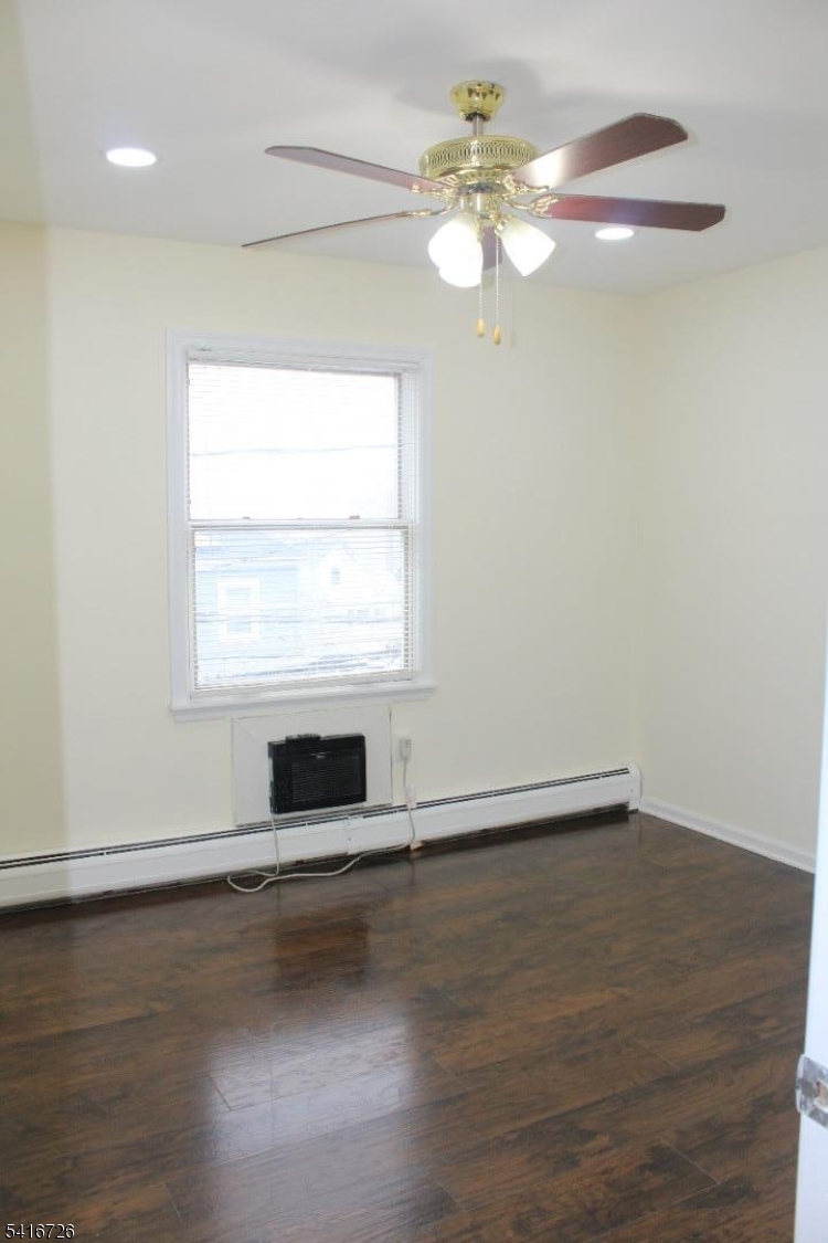 439 Marshall St Property Photo 31