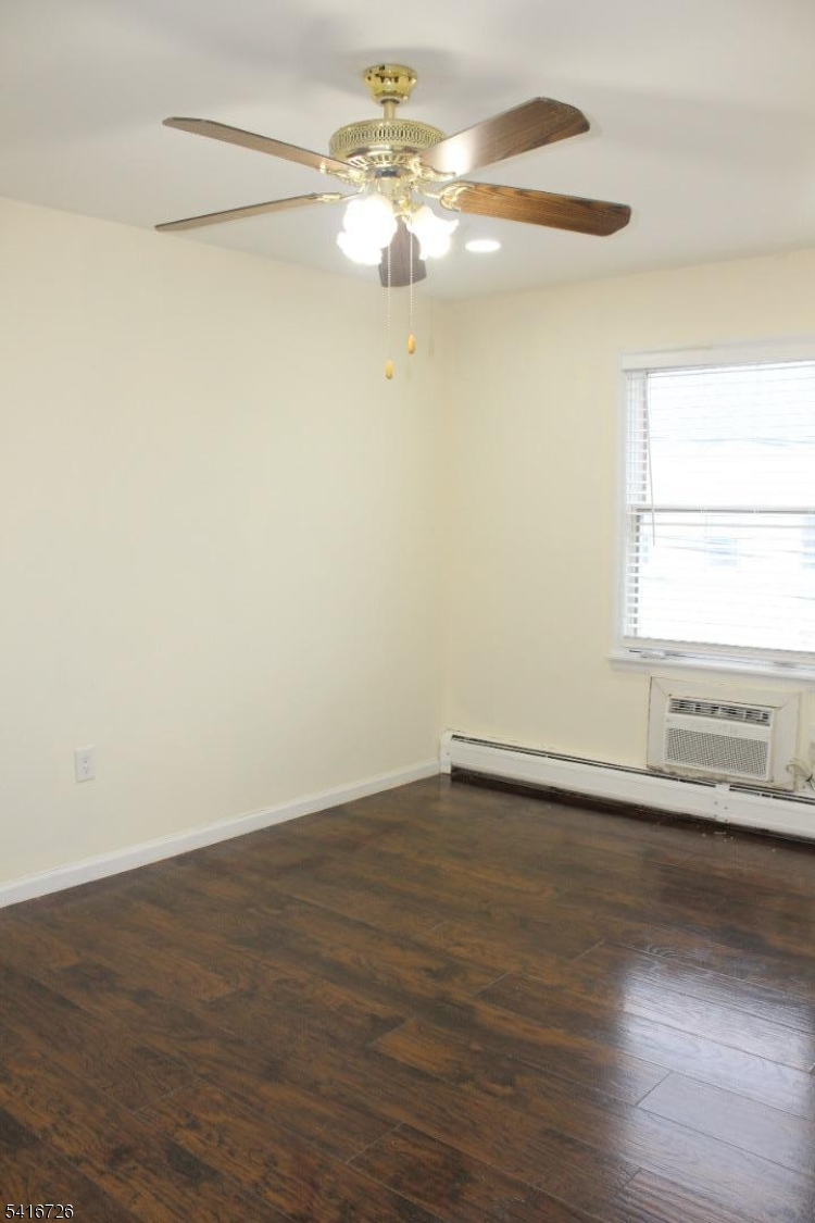 439 Marshall St Property Photo 33