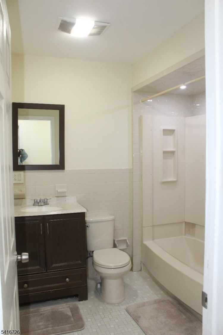 439 Marshall St Property Photo 36