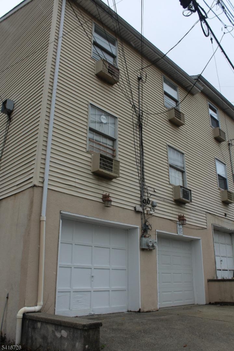 439 Marshall St Property Photo 47