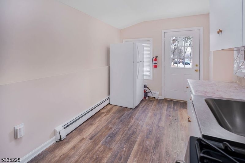 77 Swartswood Rd 1a Property Photo 2