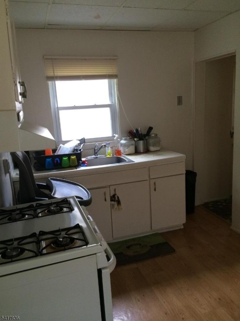 575 Arlington Ave Property Photo 3