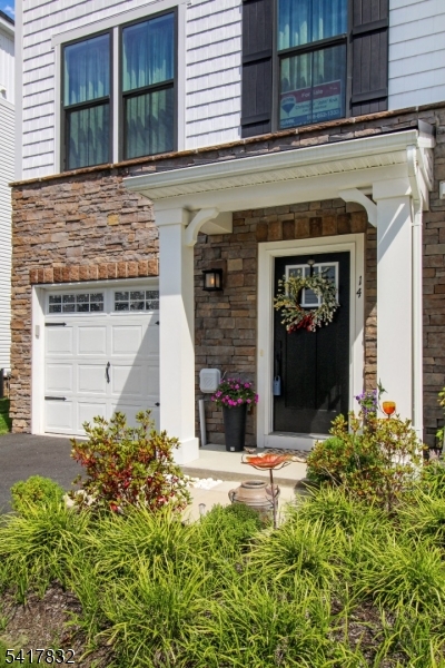 14 Saw Mill Circle Property Photo 1