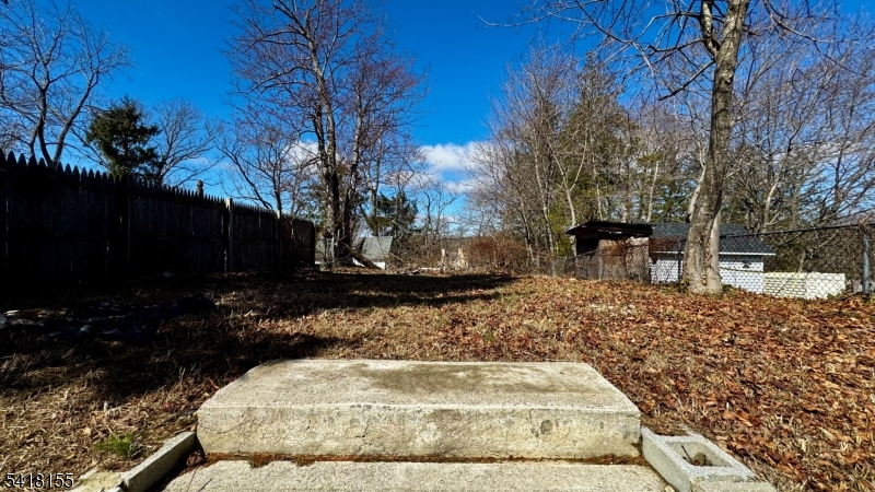 9 Lakeview Ave Property Photo 4