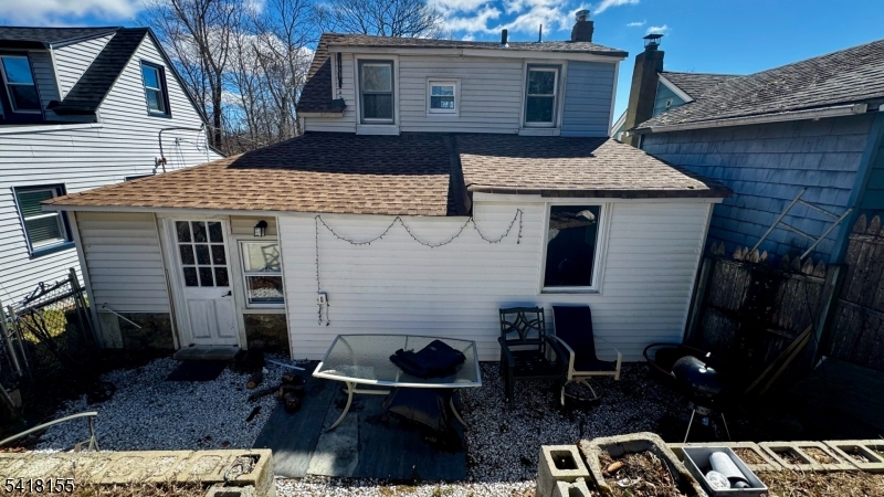 9 Lakeview Ave Property Photo 6