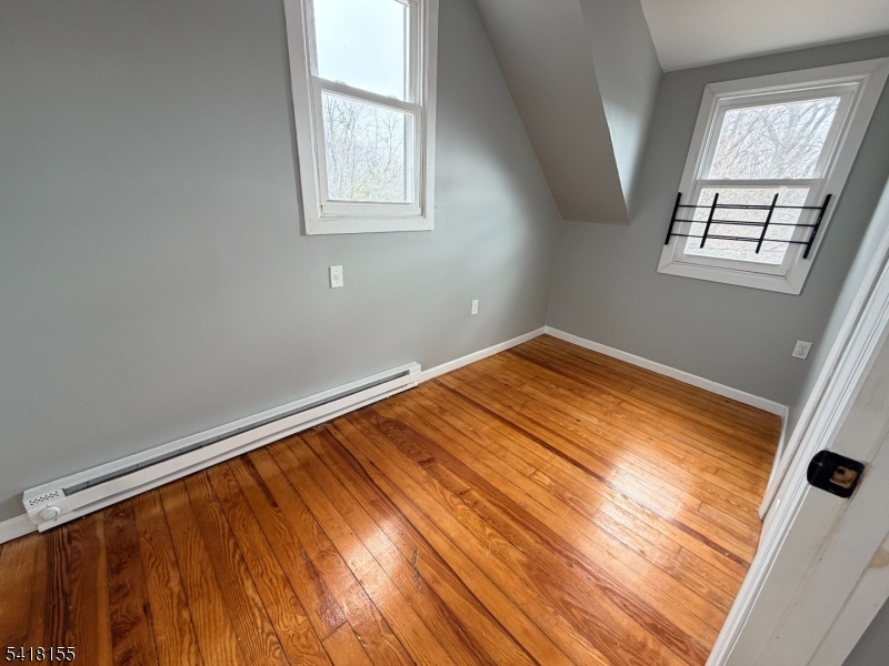 9 Lakeview Ave Property Photo 13