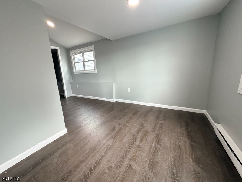 9 Lakeview Ave Property Photo 15