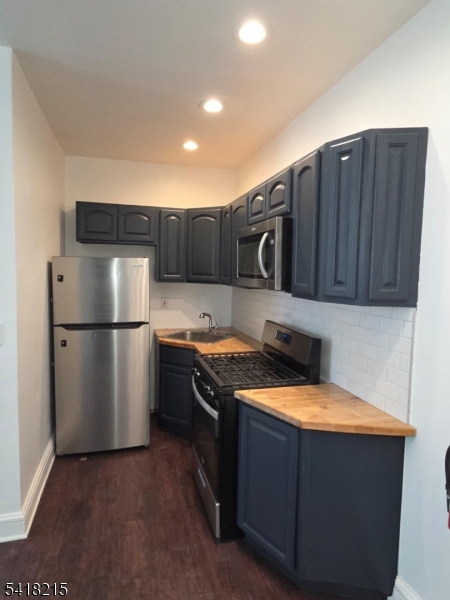 293 Ohio St Property Photo 7