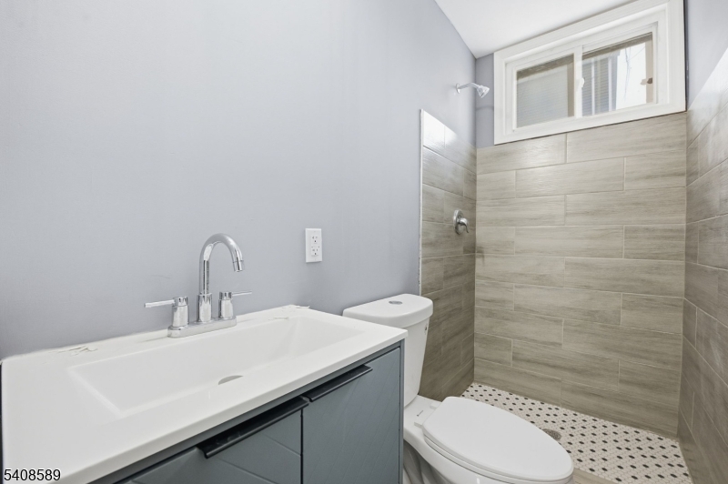 206 Clark Pl Property Photo 7