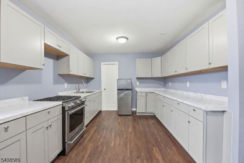 206 Clark Pl Property Photo 10