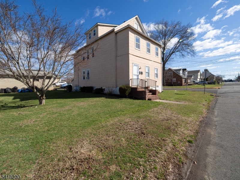 1320 Knopf St Property Photo 1