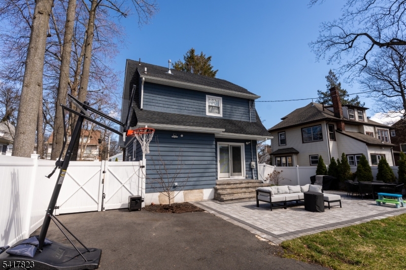 246 Stirling Ave Property Photo 31