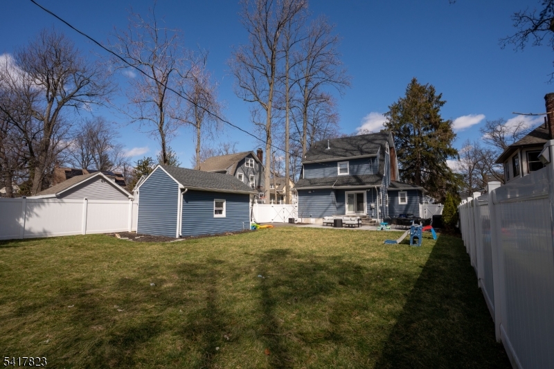 246 Stirling Ave Property Photo 34