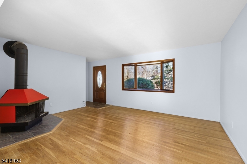 18 Kendall Dr Property Photo 3