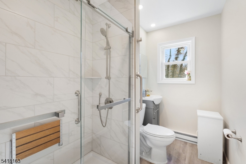18 Kendall Dr Property Photo 5